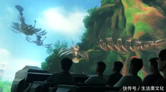 科技创新环幕轨道影院超大可视角让您身临其境